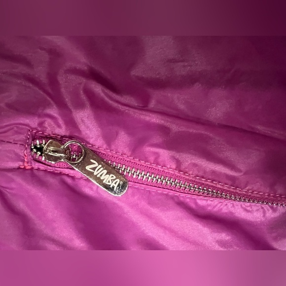 Zumba fitness lot - Purple Peek A Boo Bag and 2 pair of Zumba Cargo Pants - Picture 4 of 15